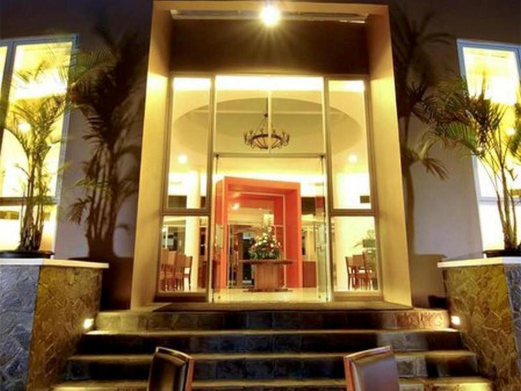 Marbella Hotel Dago Бандунг Экстерьер фото